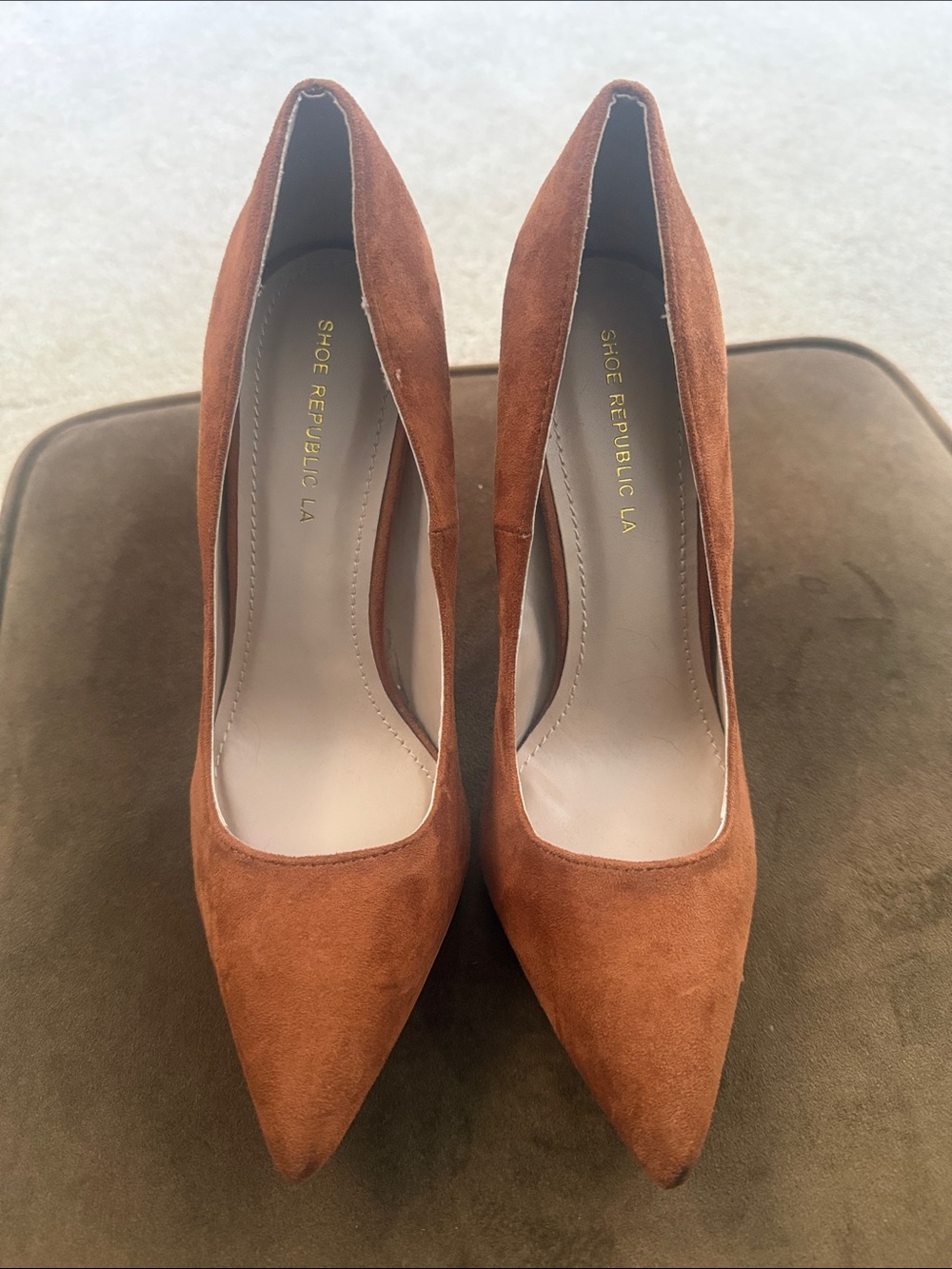 Shoe Republic LA Burnt Orange Suede Pointed-Toe Pumps Size 9